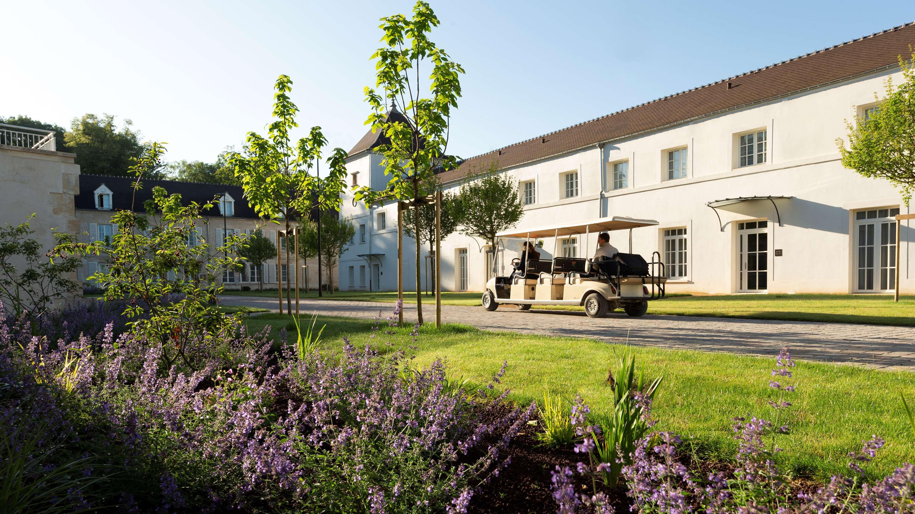 Hyatt Regency Chantilly Hotel Vineuil-Saint-Firmin Exterior photo